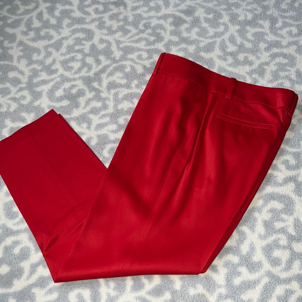 ❤️‍🔥NWOT Ann Taylor❤️‍🔥gorgeous vibrant red s8 cropped wool suiting pants.
